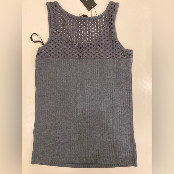 VERO MODA Women's Regular Fit Top - Picture 8 of 9
